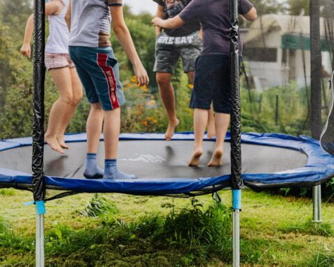 De voordelen van trampolinespringen voor kinderen